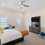 Vca- Safe Stylish Home Uniquely Designed Near Fq